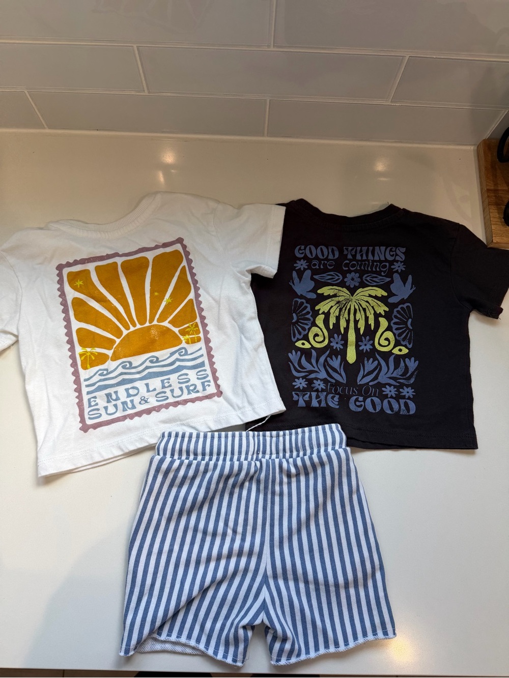 Toddler Summer Bundle 12M / Beach Surf Tees+ blue stripe shorts